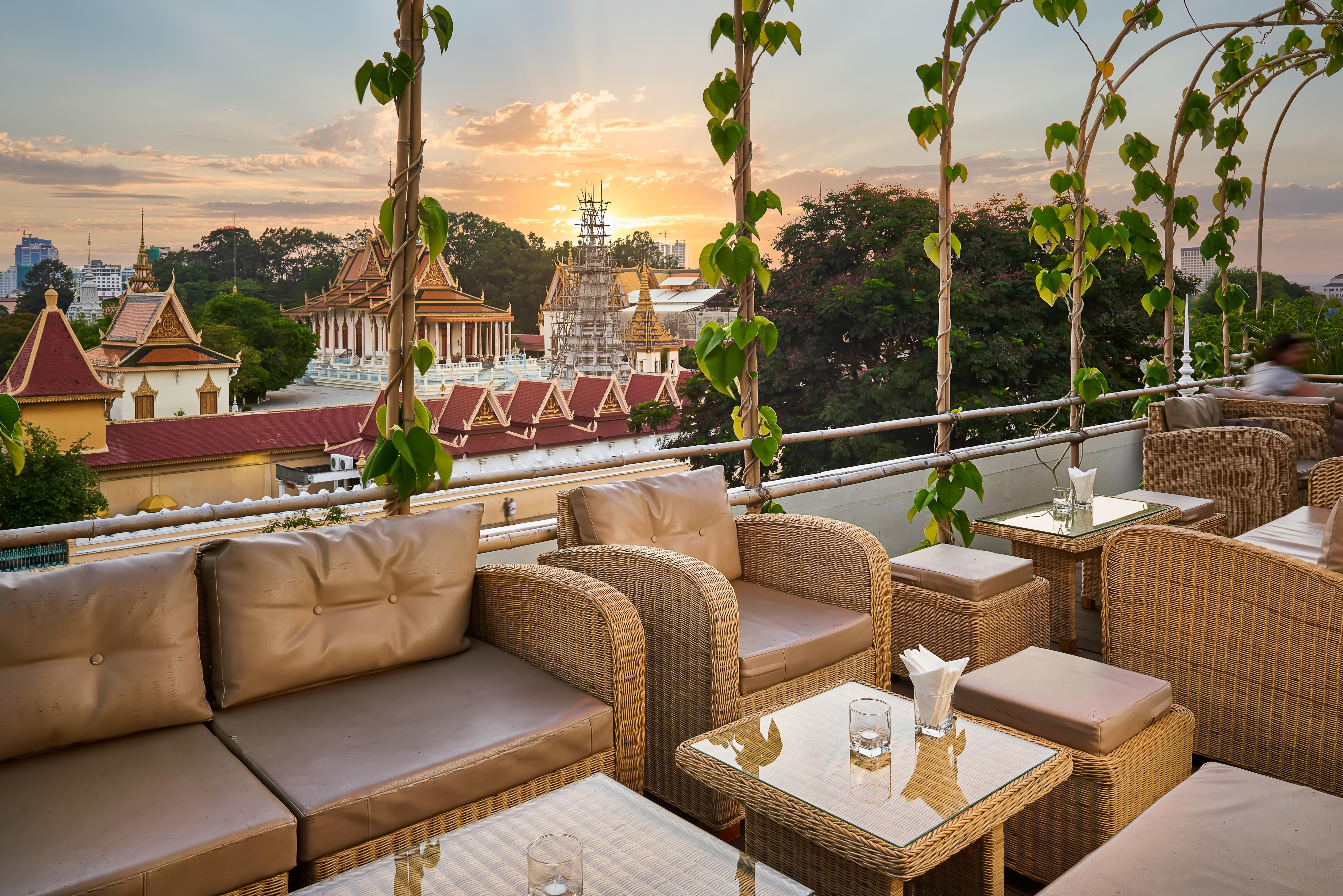 Palace Gate Hotel & Resort By Ehm Phnom Penh Dış mekan fotoğraf